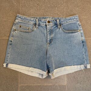 Universal Thread Mid Rise Boyfriend Short Stretch Cotton Light Wash Cuffed 8/29R